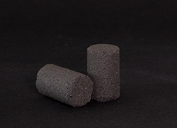 Graphitizing additive for cast iron